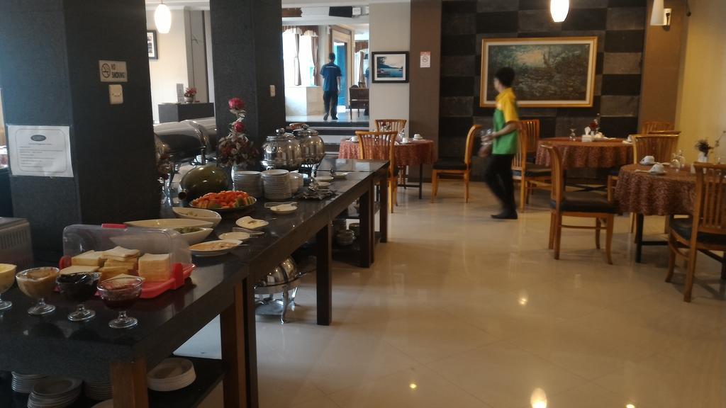 Serena Hotel Bandung Exterior foto